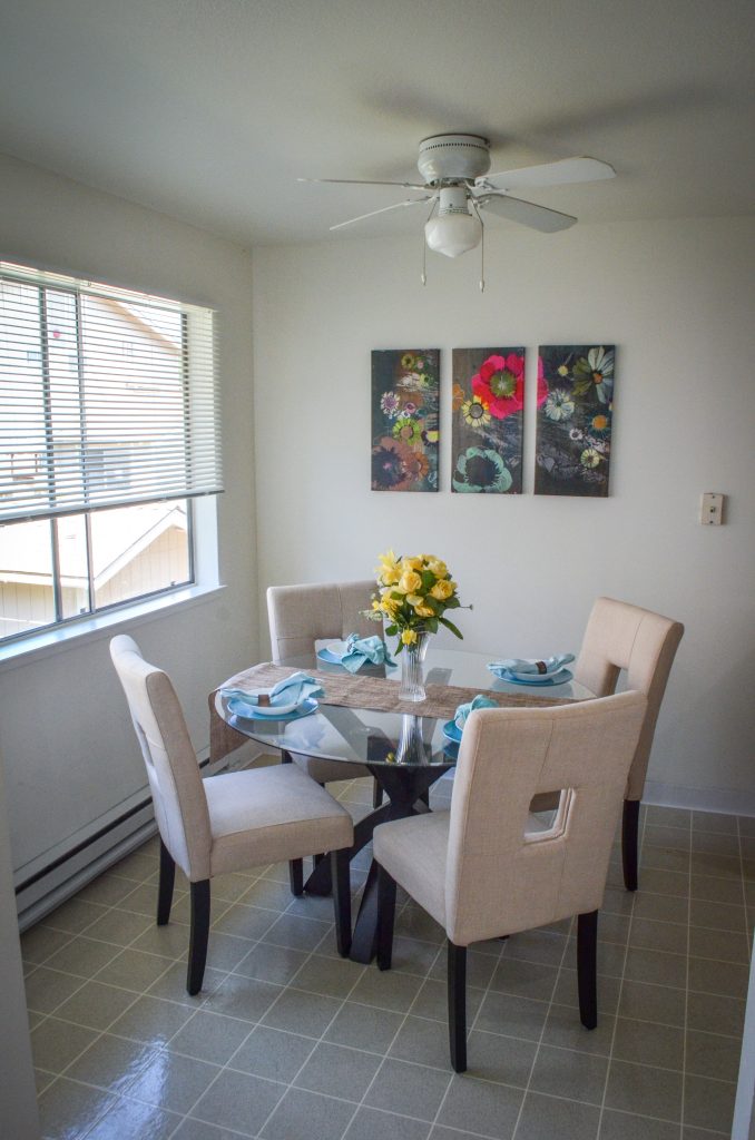 Dining area for 1 bed 1 bath , 868 square foot apartment